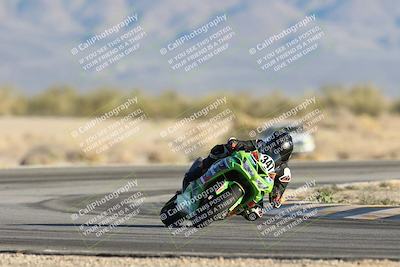 media/Dec-07-2025-CVMA (Sun) [[3e7d2de5dc]]/Race 16-Formula Middleweight/